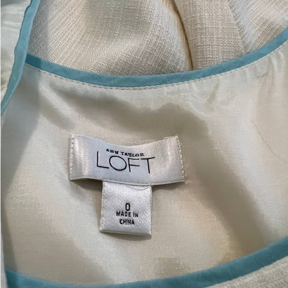 Ann Taylor LOFT Midi Dress in Cream with Floral and Fern Design on Skirt Size 0 - Picture 4 of 5